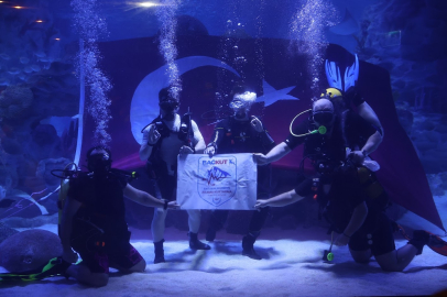 Engelli dalgıçlar, su altı dalışı yaparak yeteneklerini sergiledi