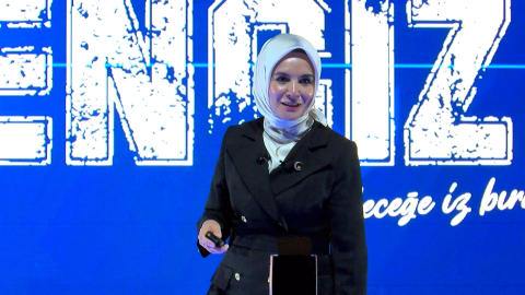 İstanbul- Bakan Göktaş: Ailenize, milli kimliğinize, inanç köklerinize sıkı sıkı sarılın