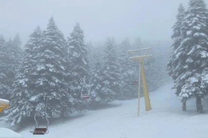 Sezon açılıyor: Uludağ'da kar coşkusu başladı!