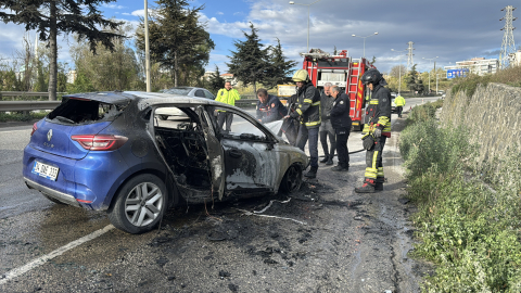 Samsunsporlu futbolcu Musaba'nın kullandığı araç alev aldı