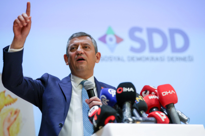 Özgür Özel isyan etti: Evde oturarak bu iş olmuyor!