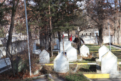 63 yıl önce şehit olan babası için 7 isimsiz mezarda DNA testi talebinde bulundu