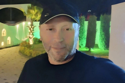 Devrilen traktörün altında kalan sürücü öldü