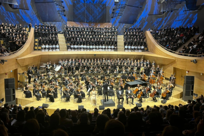 Devlet Çoksesli Korosu, 'Dünya Koro Günü'nde 500 kişiyle sahne aldı