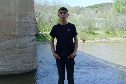 Devrilen traktörün sürücüsü Emre öldü