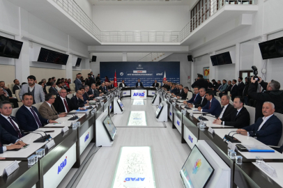 CHP'li Topal: 2 dakikada yok olan yüz yıllık kenti 2 yılda inşa etmek çok zordu, takdir ediyorum