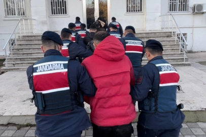 Yurt dışına kaçmak isterken yakalanan 5 Türk tutuklandı