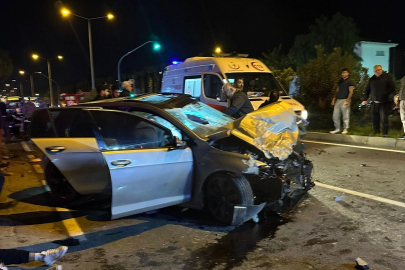 Otomobil ile motosiklet çarpıştı: 1 ölü, 2 yaralı