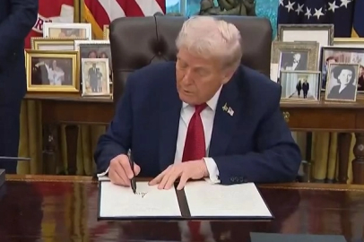 Trump, fentanili kitle imha silahı ilan eden kararnameyi imzaladı