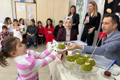 Minik eller israfı önledi: Bayat ekmekli tarifler yarıştı!