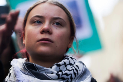 İngiltere’de gözaltına alınan aktivist Thunberg serbest bırakıldı