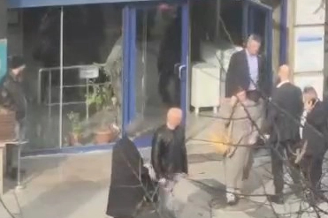 Sadettin Saran özel laboratuvardan çıkarken görüntülendi