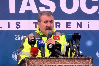 Destici: Şehit liderimizin davası dimdik ayaktadır