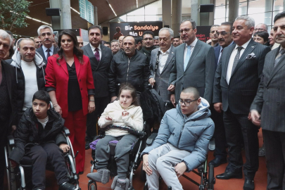 134 engelli öğrenciye akülü sandalye hediye edildi