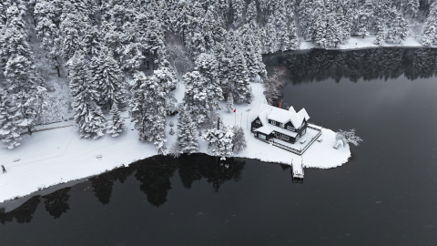 Gölcük Tabiat Parkı beyaz örtüyle kaplandı