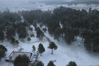 Manisa'nın yüksek kesimlerinde kar yağışı etkili oldu