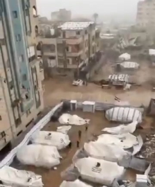 Gazze’de şiddetli yağış nedeniyle çadırlar su altında kaldı