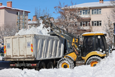 Doğu’da 2 bin 326 yerleşim biriminin yolu kapandı