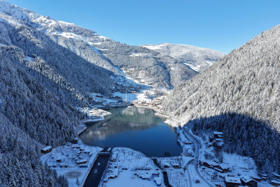 Beyaz gelinlik giyildi: Uzungöl yeni yıla hazır!