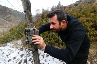 Aile hekimi, fotokapanlar ve dronla yaban hayatını takip ediyor