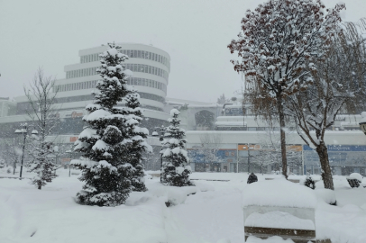 Valilikten sürücülere kritik uyarı: Kış lastiği olmayan Bolu Dağı'na çıkmasın