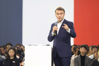 Macron’dan, İsviçre'ye taziye mesajı