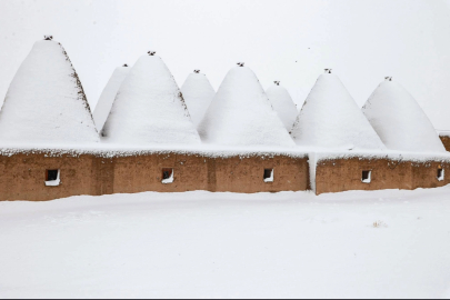 UNESCO listesindeki Harran beyaza büründü: Tarihi dokuya kar dokunuşu