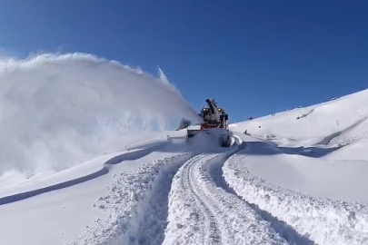 Elazığ beyaza teslim: 259 köy yolu ulaşıma kapandı, ekipler teyakkuzda
