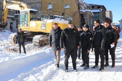 Emniyet düğmeye bastı: Yakutiye'de metruk binalar tarih oluyor