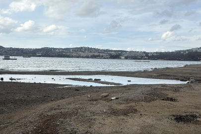 Bodrum’da Kıyı Şeridi Değişti: Sular 5 Metre Çekildi, Denizin Ortasında Adacıklar Doğdu