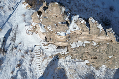 Kapadokya’nın Giriş Kapısında Beyaz Şölen: Soğanlı Vadisi’nin Bu Halini Görenler Büyülendi