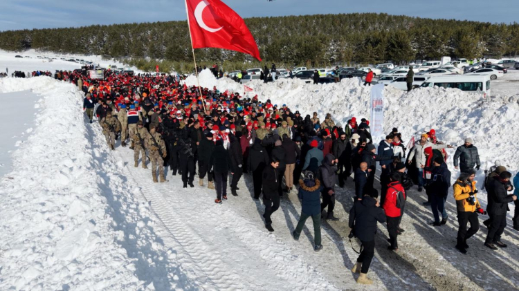 Sarıkamış'ta Vefa Seli: 5,5 Kilometrelik 