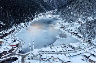Soğuk Hava Etkisini Gösterdi: Uzungöl Dondu