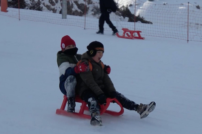 Kepçenin Önünü Kesen Çocuklara Vali Aydoğdu’dan Sürpriz...