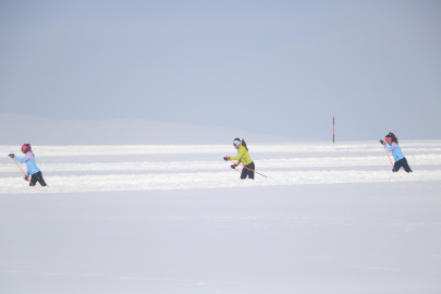 Yüksekova'nın "Buzdan" Çocukları: Eksi 21 Derecede Şampiyonluk Ateşi Yanıyor
