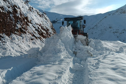 Uçurumun Kenarında 15 Saatlik Mesai: "1 Metrekarelik Kabin Benim Evim Oldu"
