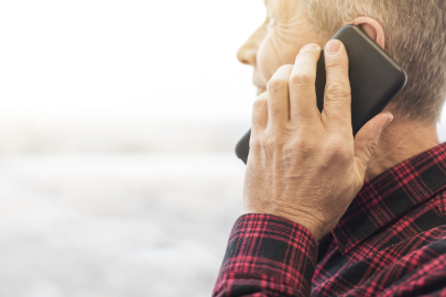 Yaşlıları Aşk Vaatleriyle Tuzağa Düşürüyorlar: Sessiz Tehlike Büyüyor