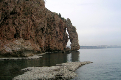 Dünyada Başka Örneği Yok! : Antalya'nın 'Tufa' Falezleri Jeolojik Mirastır