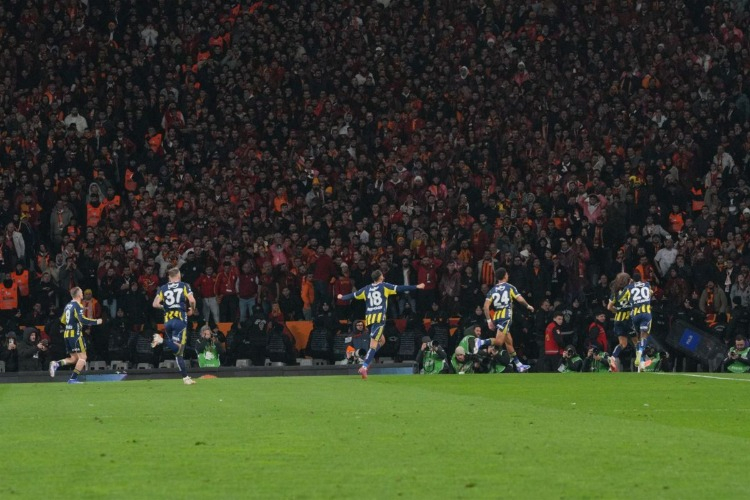 Galatasaray - Fenerbahçe Süper kupa finalinin kazananı Fenerbahçe oldu- 0-2