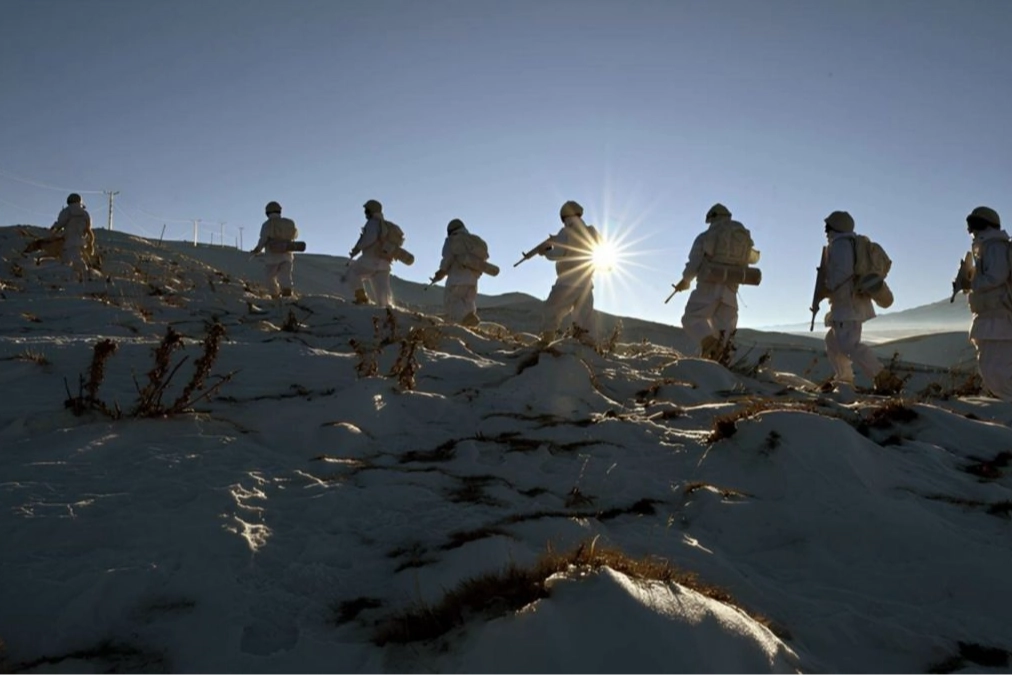 MSB'den Gururlandıran Paylaşım: 5. Hudut Tugayı Zorlu Şartlara Meydan Okuyor