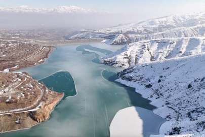Erzincan’da Sibirya Soğukları: Göyne Barajı Tamamen Buz Tuttu!