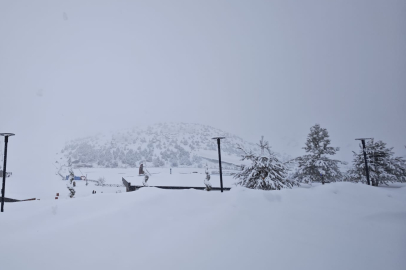 Sivas’ta Yoğun Kar Nedeniyle Eğitimde Önemli Karar...