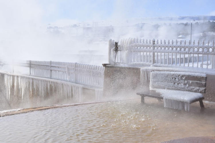 45 Dereceyle Akarken Havada Dondu: Sivas'ta Fizik Kuralları Şaştı!
