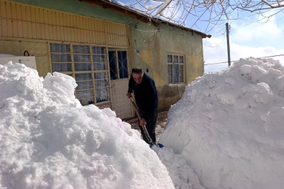 Görenler İnanamadı: O Köy Resmen Kara Gömüldü, Hayat Durdu