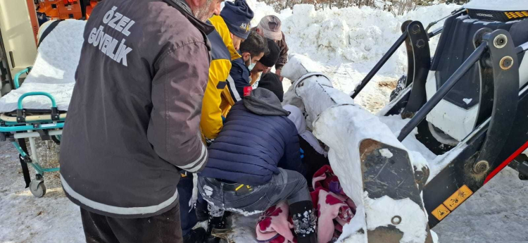 Malatya'da Kar 1.5 Metre: Kapalı Yollarda 'Can' Pazarı