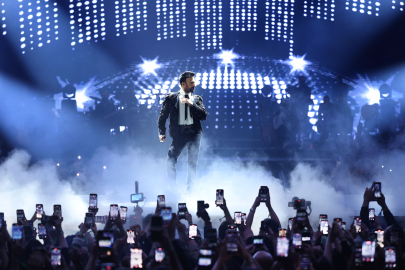 Tarkan İstanbul’da Sahneye Çıktı, İlk Gece Unutulmaz Oldu