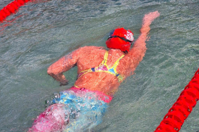 4.5 Derecede Tarih Yazdı: Türk Kızı İtalya'da Buzları Eritti!