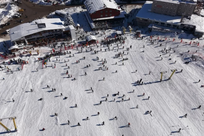 Beyaz Cennet'te Sömestir İzdihamı: Pistlerde Adım Atacak Yer Kalmadı