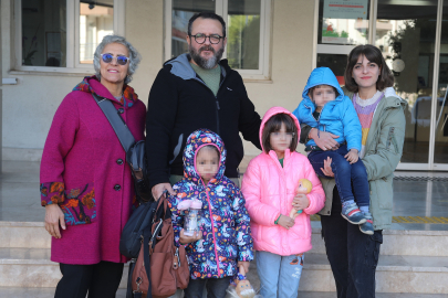Antalya'da İnsanlık Dersi: İki Çocukları Vardı, Üçüncüyü 'Kalpten' Doğurdular!