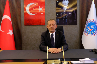 Tanoğlu’ndan Sert Tepki: "O Bayrakta Sadece Kırmızı Beyaz Yok, Şehit Kanı Var!"